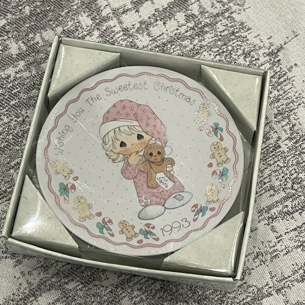 Precious Moments The Enesco Co 1993 Porcelain Mini Plate with Easel‎